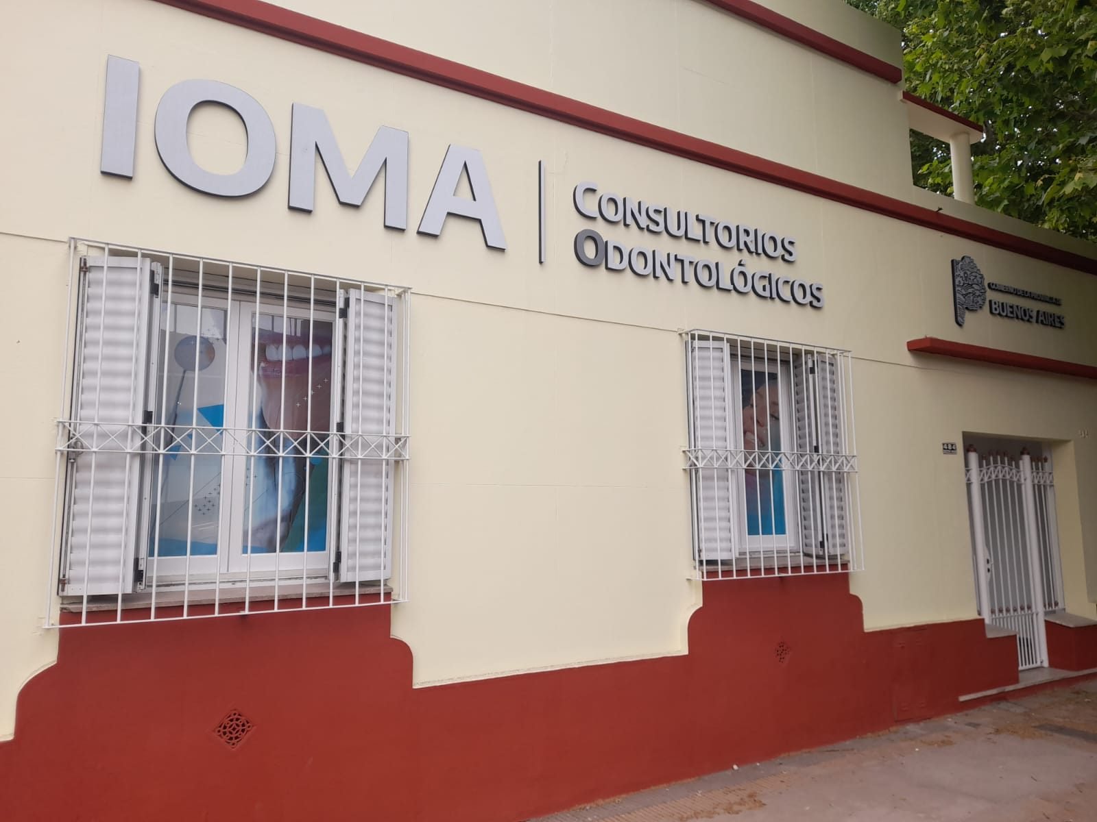 Frente del consultorio de Adyda Dental en Entre R&iacute;os 484, Quilmes Este